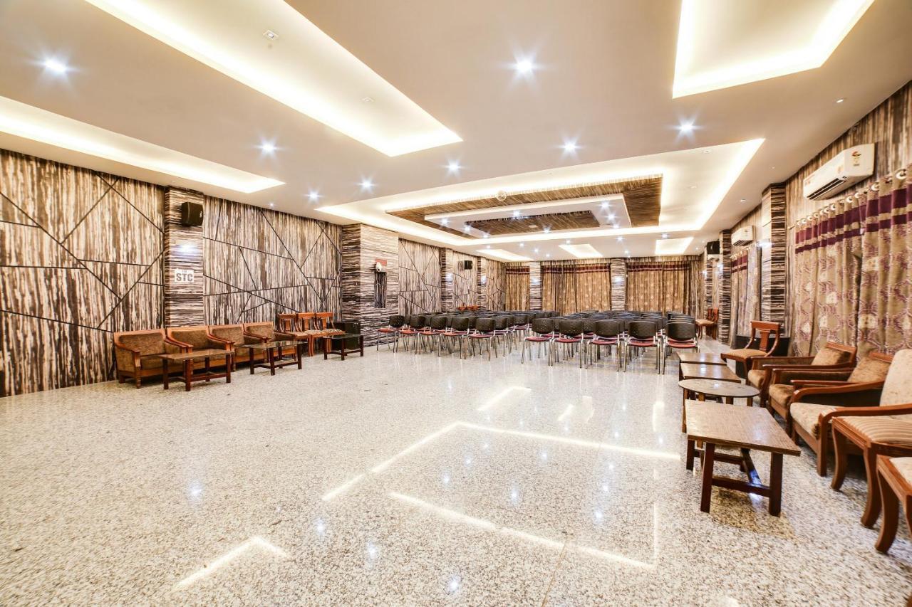 Bhalukpung Capital O 61351 Waii International酒店 外观 照片