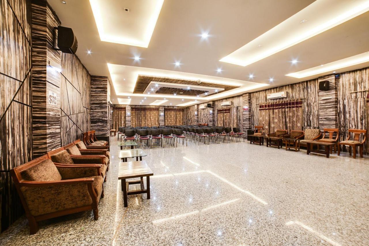 Bhalukpung Capital O 61351 Waii International酒店 外观 照片